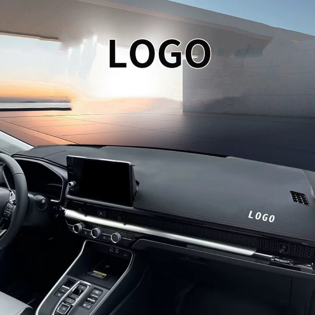 🔥Angepasst mit LOGO nach dem Automodell🔥Zentralkonsole Armaturenbrett Sonnenblende Pad (geeignet für alle SUV und Limousine Modelle)